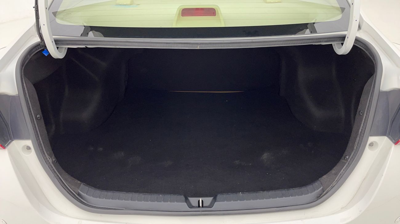 تويوتا يارس SE/E 1.5 | بدون دفعة مقدمة | اختبار قيادة مجاني للمنزل