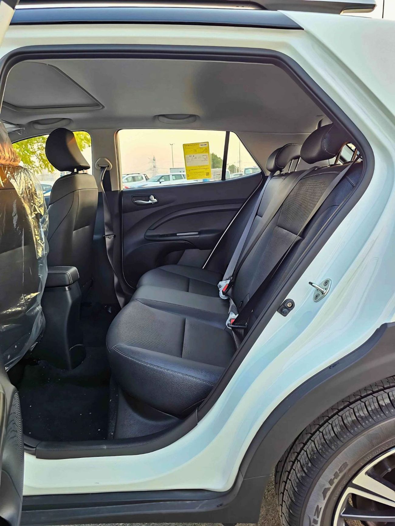 كيا KX1 DUAL TONE/1.4L PETROL/CVT WITH SUNROOF/CHROME HANDLE/ (CODE # KX1FT)