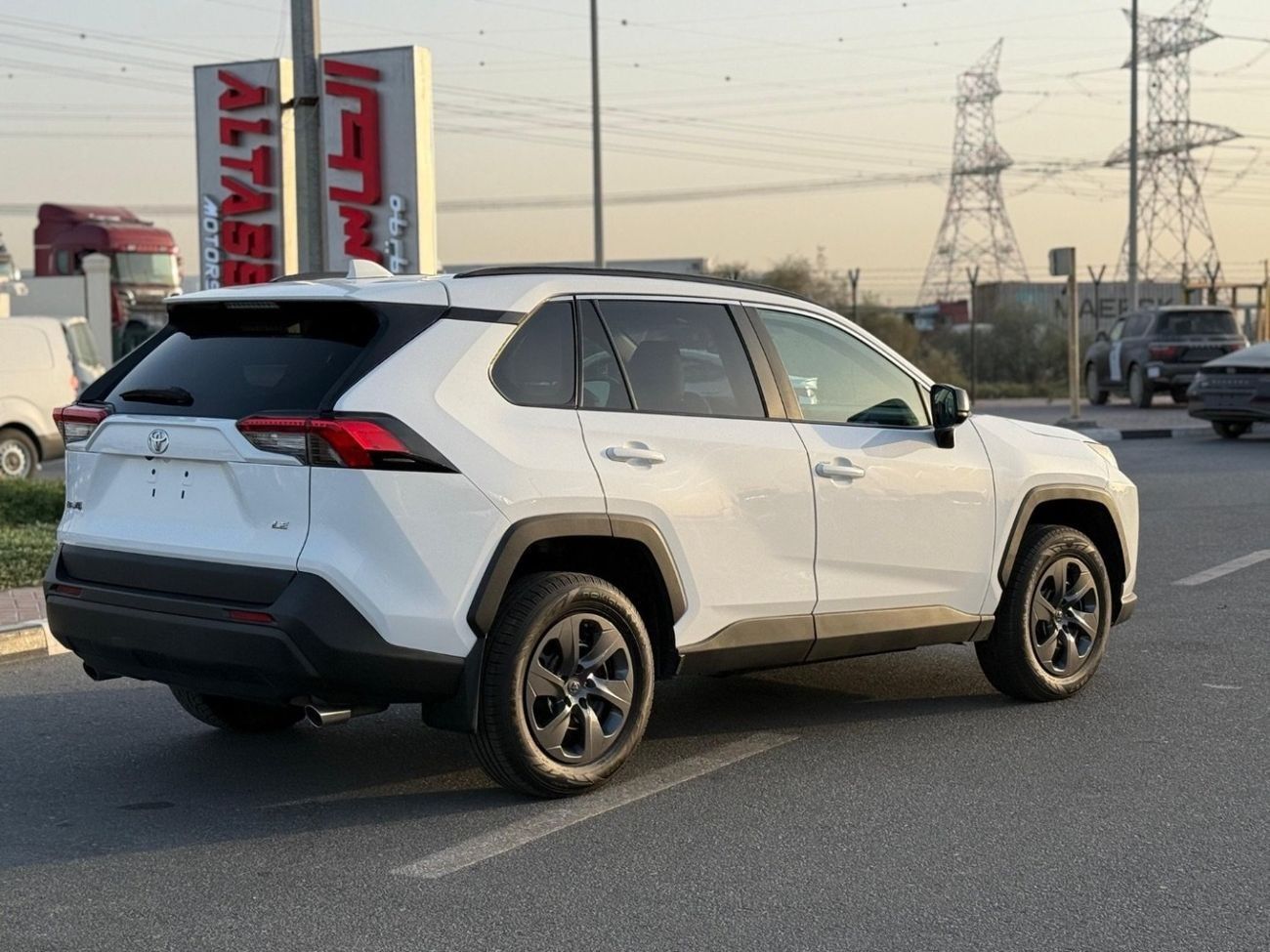 تويوتا راف ٤ 2021 leather seats rear view camera, low mileage