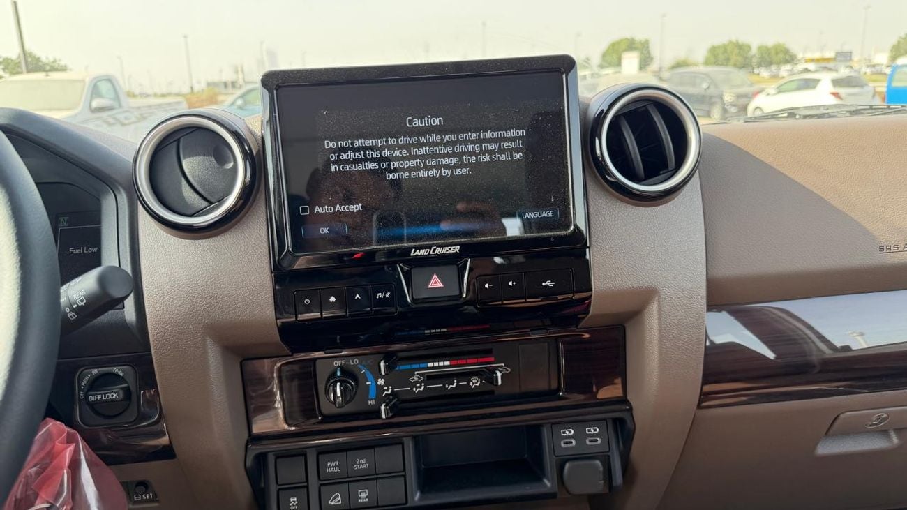 تويوتا لاند كروزر 70 Toyota Land Cruiser hard Top LC76 2.8 AT full option Oman 2025