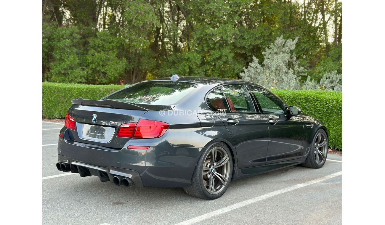 BMW M5 Std M5 F10 2012 // GCC // IN PERFECT CONDITION // FULL OPTIONS