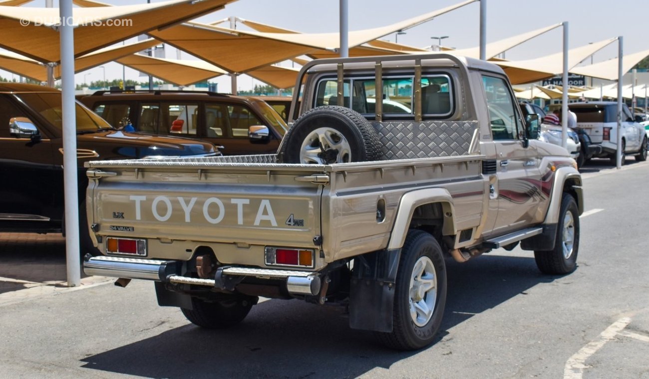 Toyota Land Cruiser Pick Up