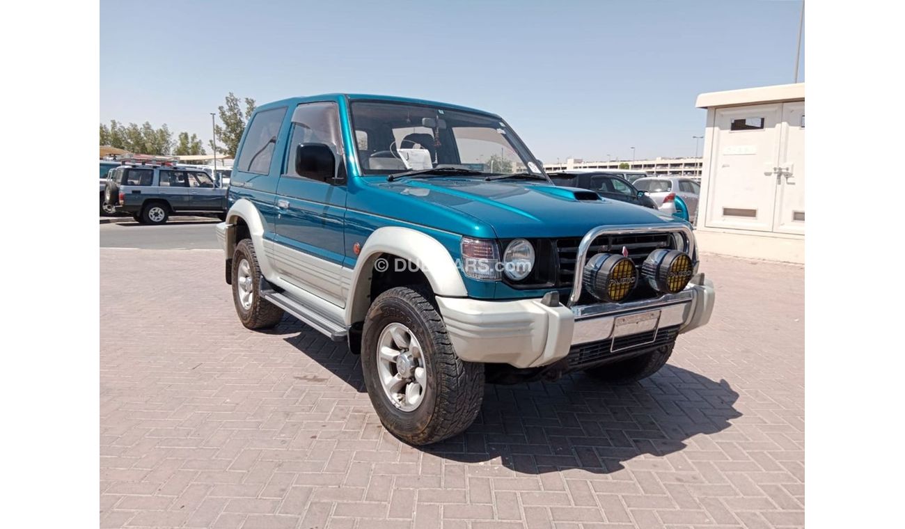 Mitsubishi Pajero MITSUBISHI PAJERO RIGHT HAND DRIVE (PM1351)
