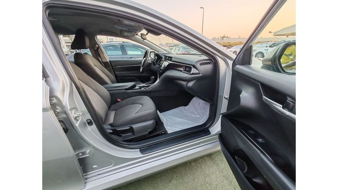 Toyota Camry LE HEV Warranty one year