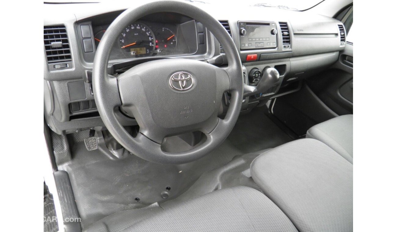 Toyota Hiace 2015 van ref #349