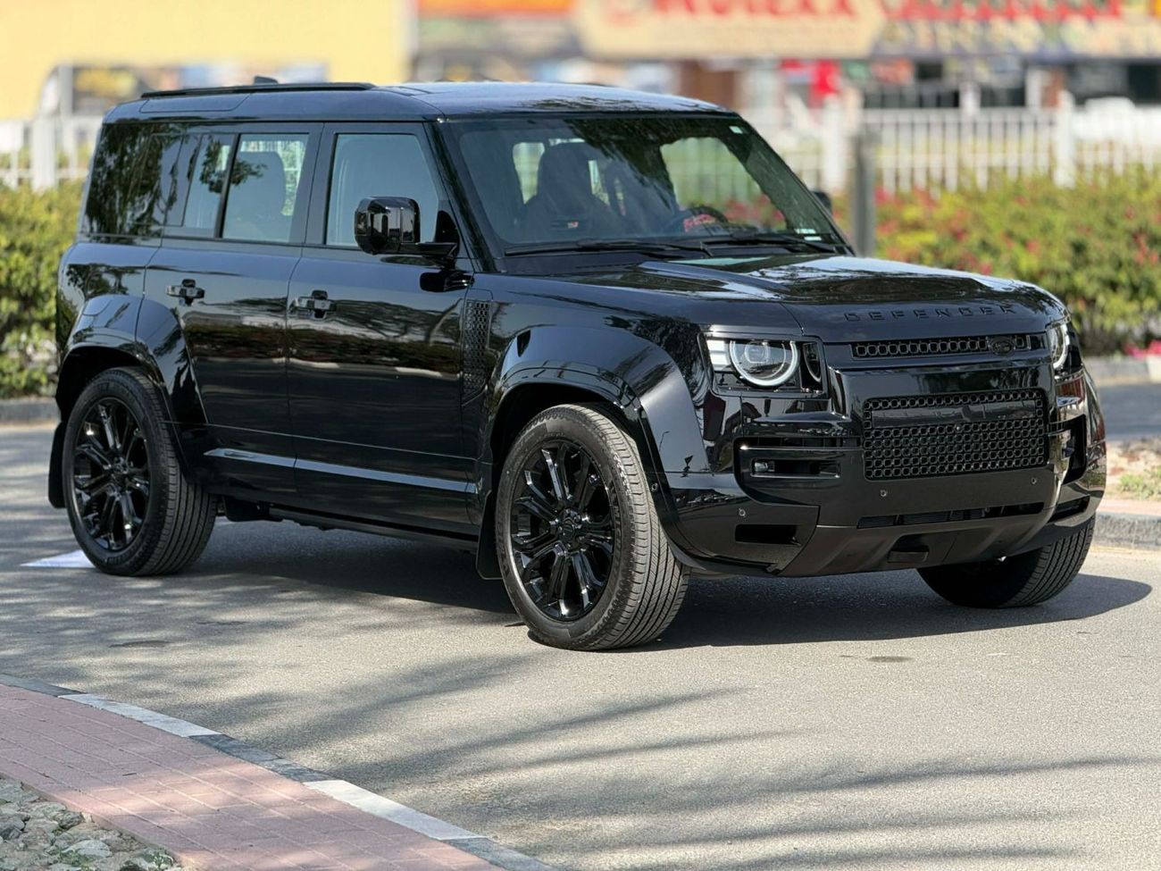 لاند روفر ديفندر BLACK EDITION**2026**GCC SPEC UNDER WARRANTY AND SERVICE