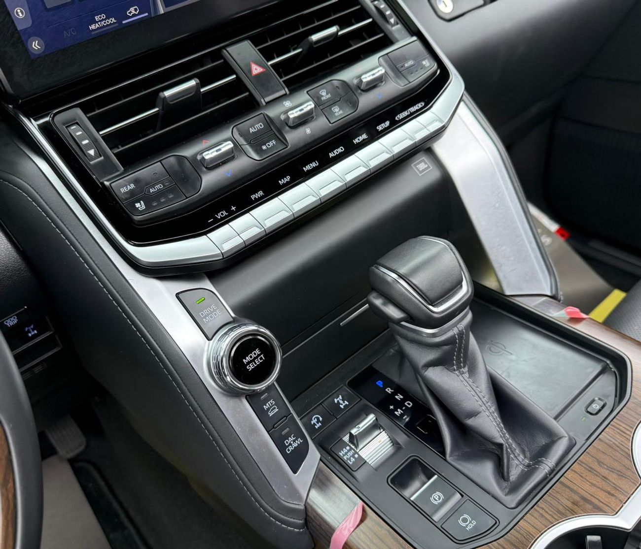 Toyota Land Cruiser GXR 3.5L 2024 Toyota Land Cruiser GXR, Toyota Warranty+Service Contract+Full Service History ,GCC