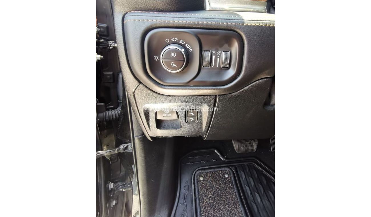 RAM 1500 Dodge RAM Longhorn - 2020 - Black