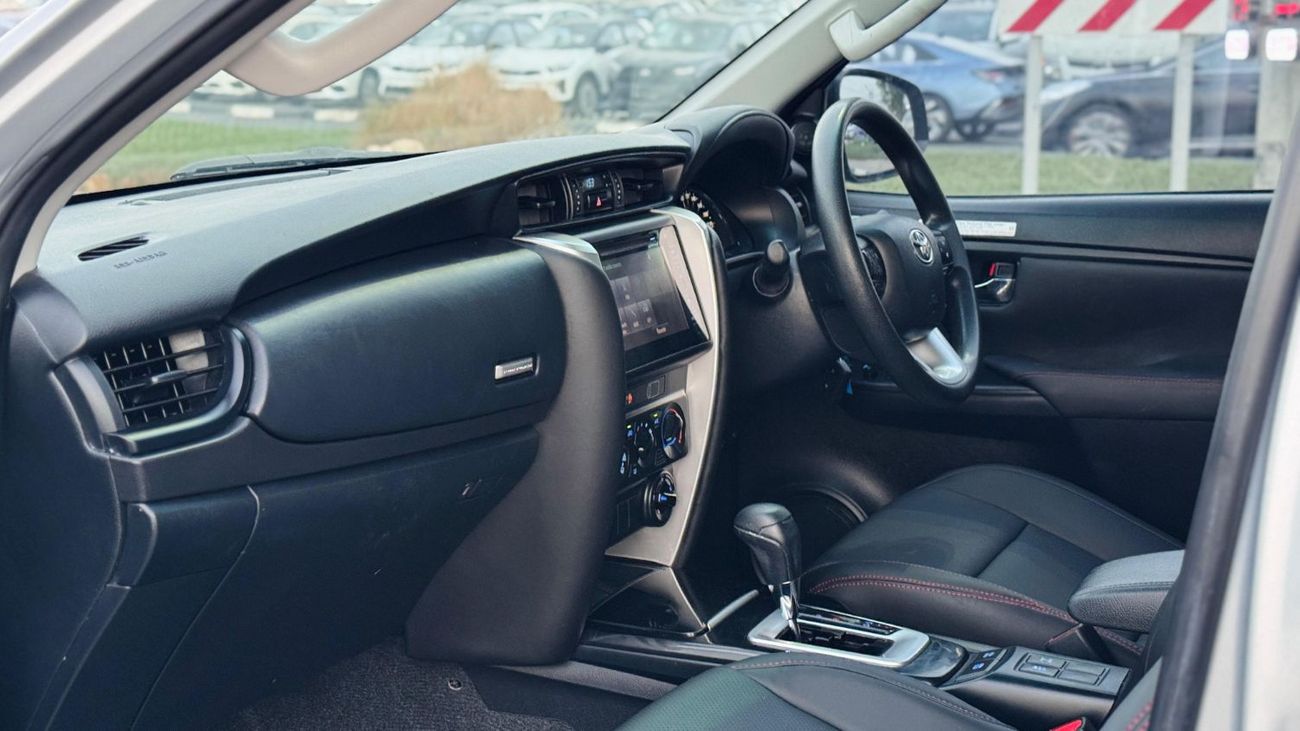 تويوتا فورتونر PREMIUM FEATURES | 2.8L DIESEL ENGINE | AUTOMATIC TRANSMISISON | 2020