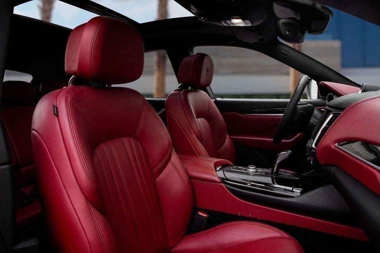 مازيراتي ليفونت | 3,241 P.M  | 0% Downpayment | Low Mileage | Stunning