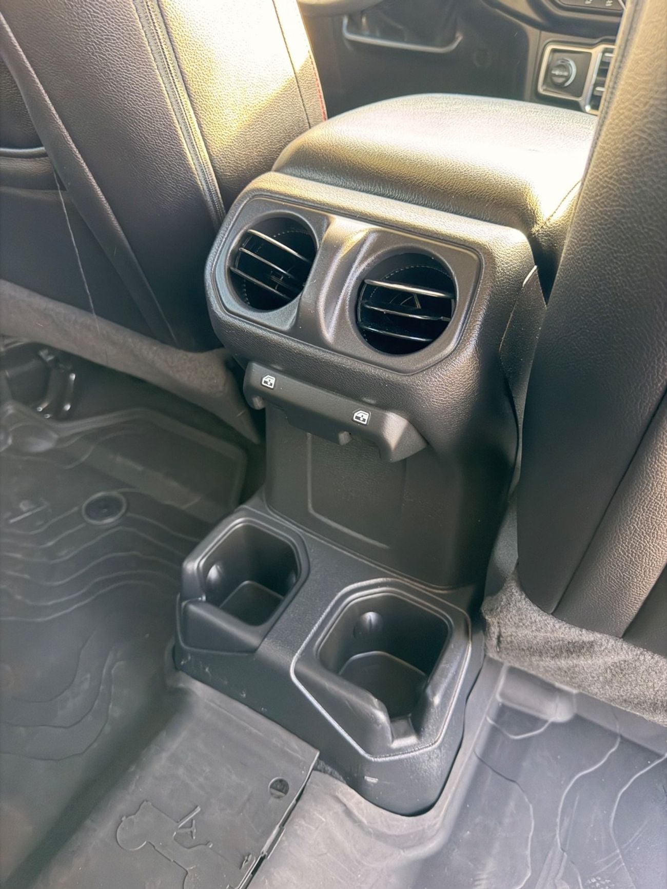 جيب رانجلر Sport 3.6L A/T (5 Seater)