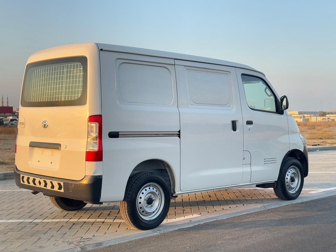 تويوتا لايت آيس Toyota Lite Ace 2024 (1.5L Full Automatic) Van petrol,