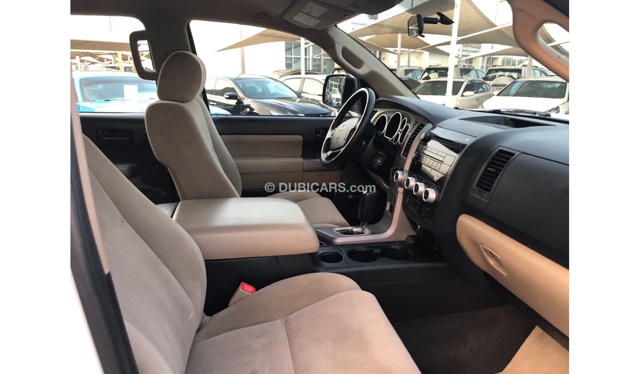 تويوتا سيكويا موديل 2013 خليجي حاله ممتازه من الداخل والخارج