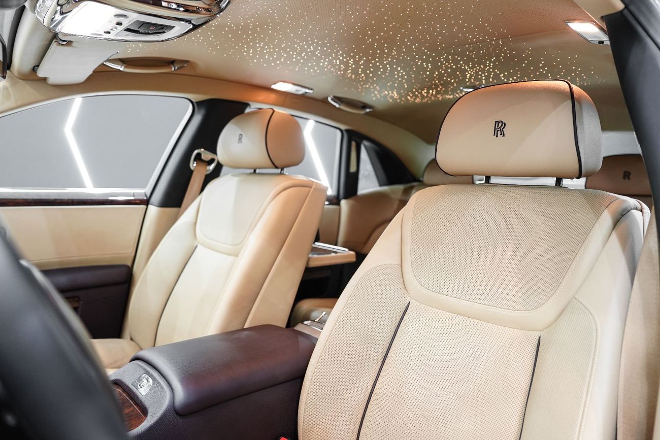 Rolls-Royce Ghost Std 6.6L Series II, Silver Satin Bonnet, Rear Entertainment, Starlight, Very Low KM, GCC Spec!!