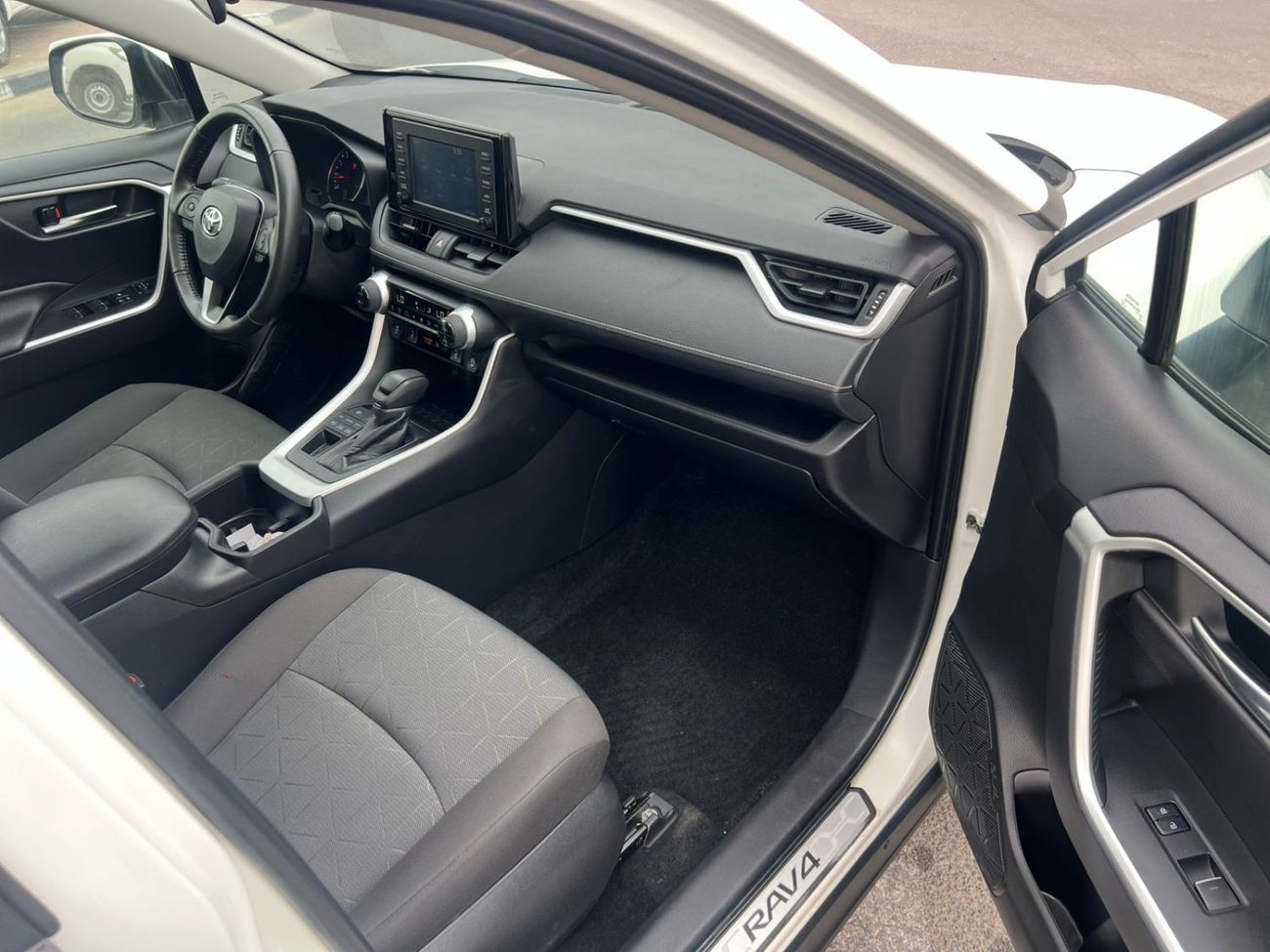 تويوتا راف ٤ 