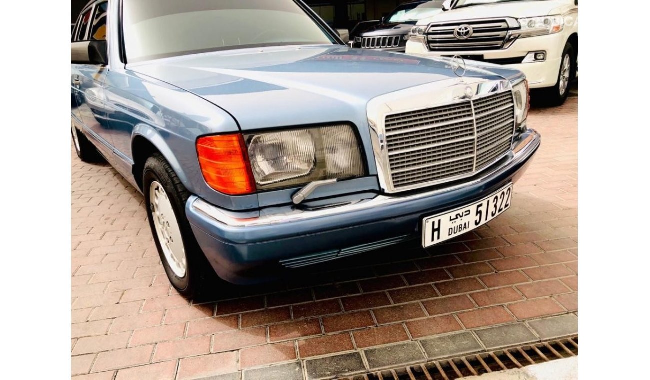 مرسيدس بنز 560 SEL