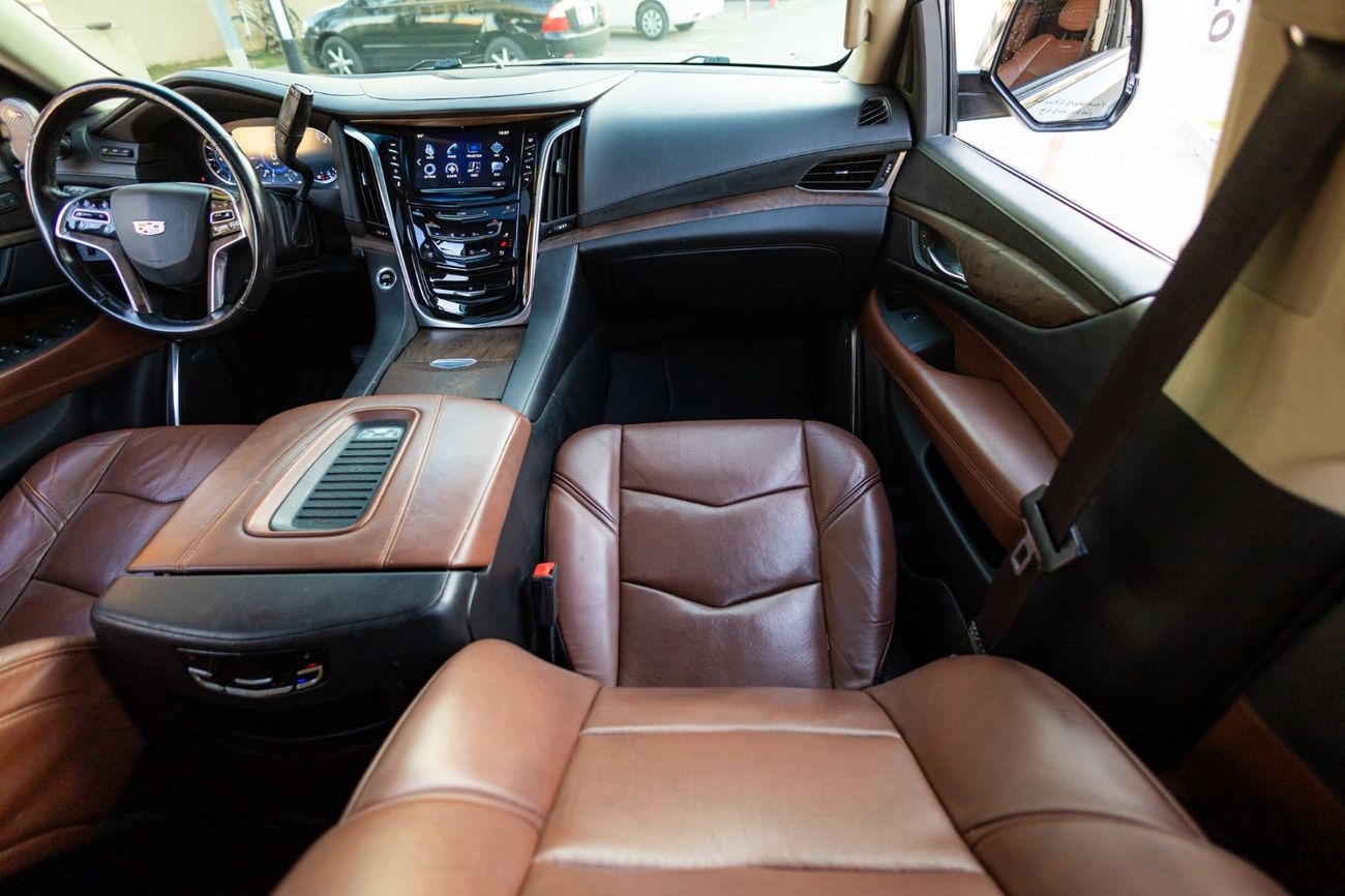 كاديلاك إسكالاد Premium 6.2L