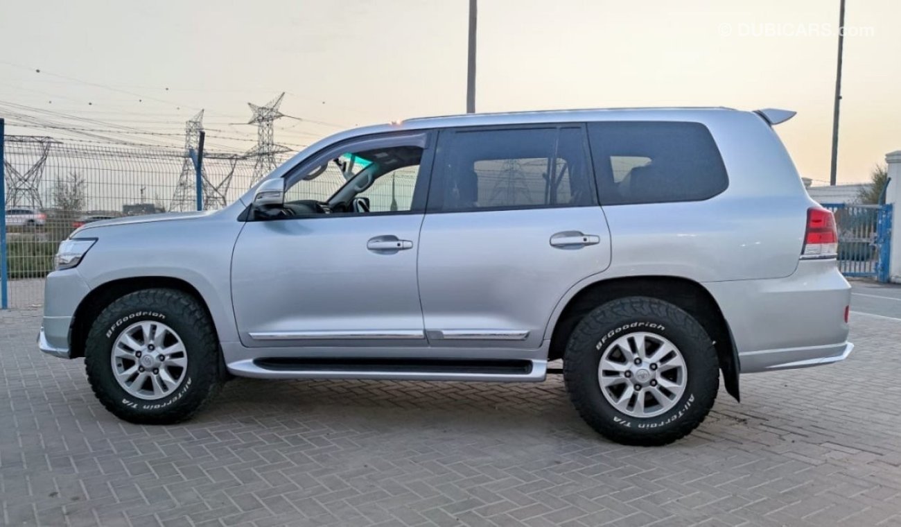 Toyota Land Cruiser a