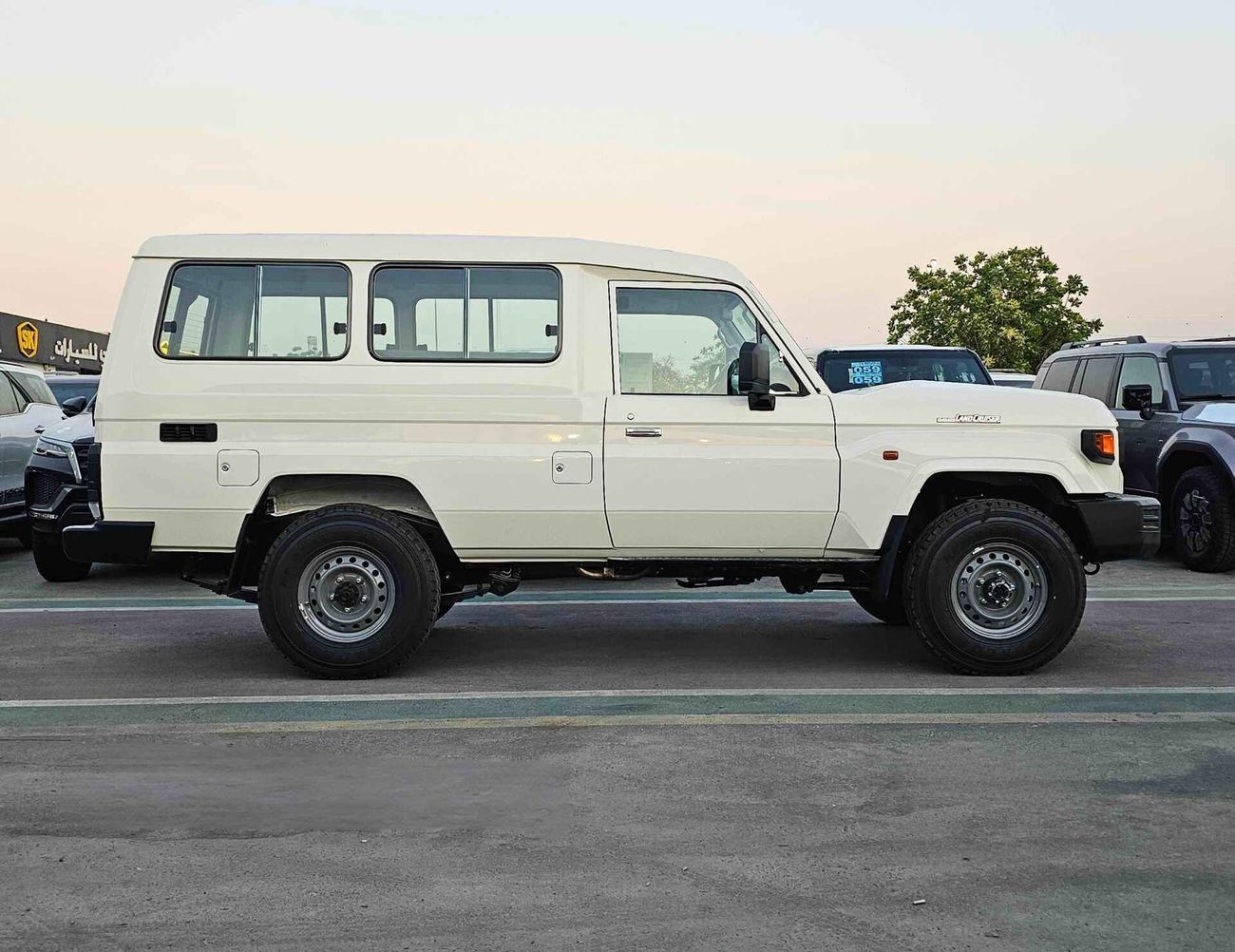 تويوتا لاند كروزر 70 LC78 / M/T / 4.0L V6 PETROL / 3 DOOR BASIC / PWR WINDOWS / 4WD (CODE # 78MTS )