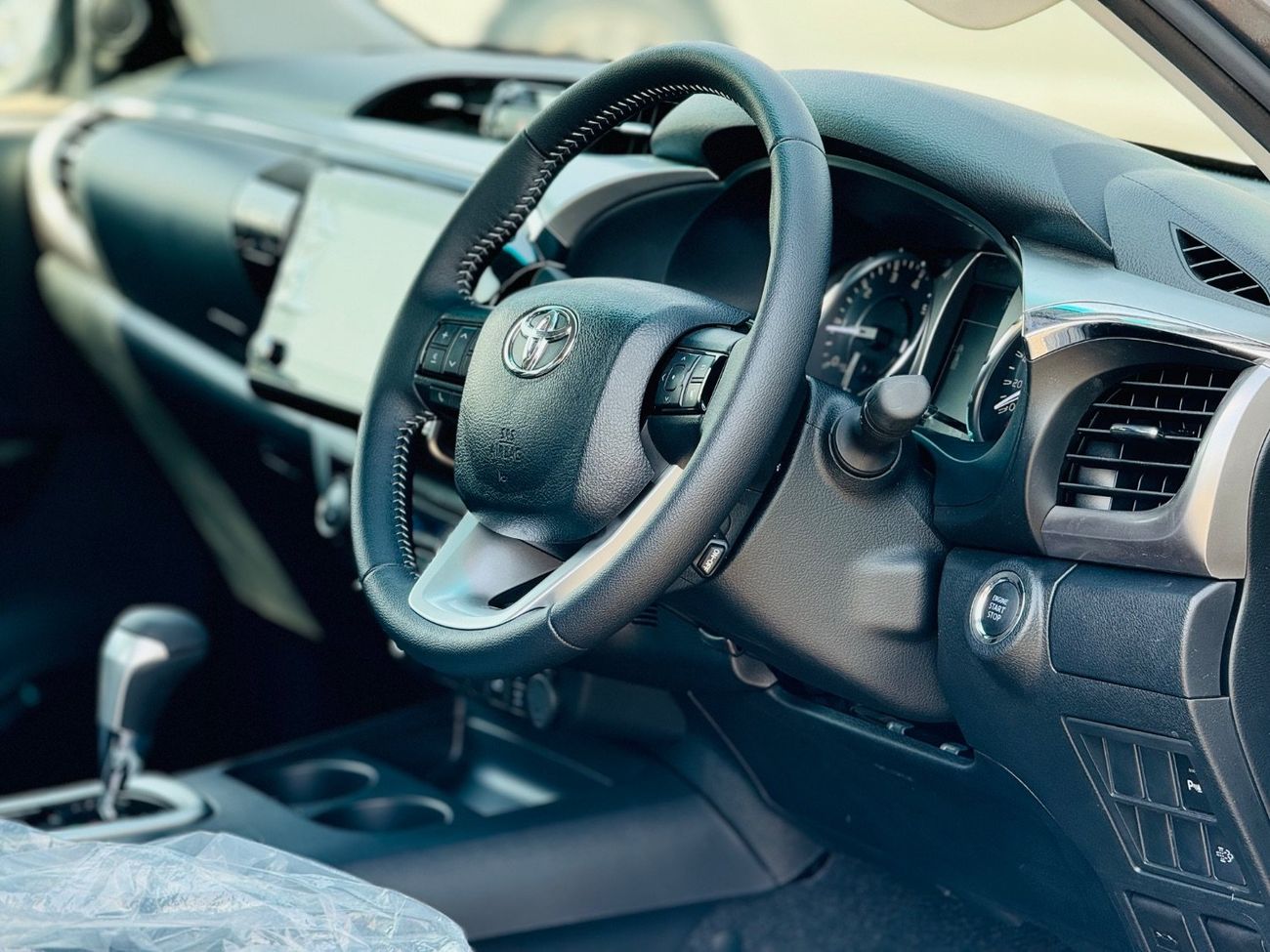 تويوتا هيلوكس TOYOTA HILUX ROCCO 2025 RHD