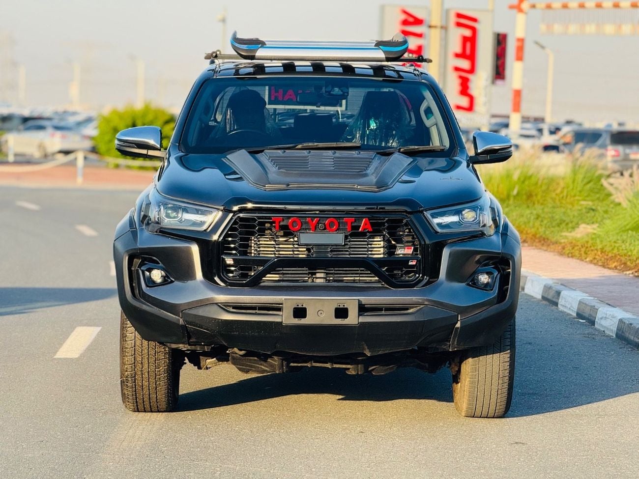 تويوتا هيلوكس Full option top of the range