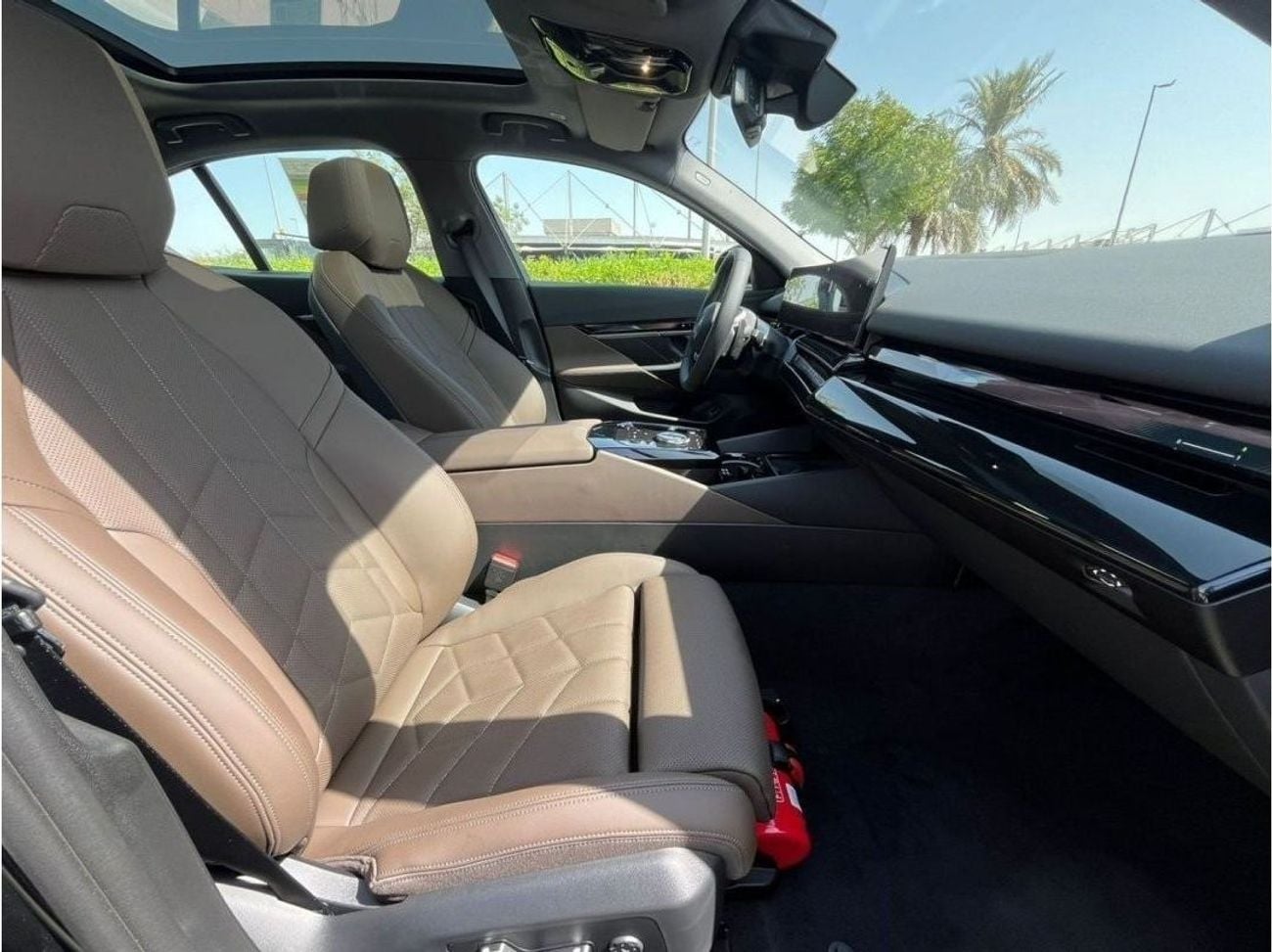 BMW 520i EXCELLENCE BMW 520I 0KM GCC 2024