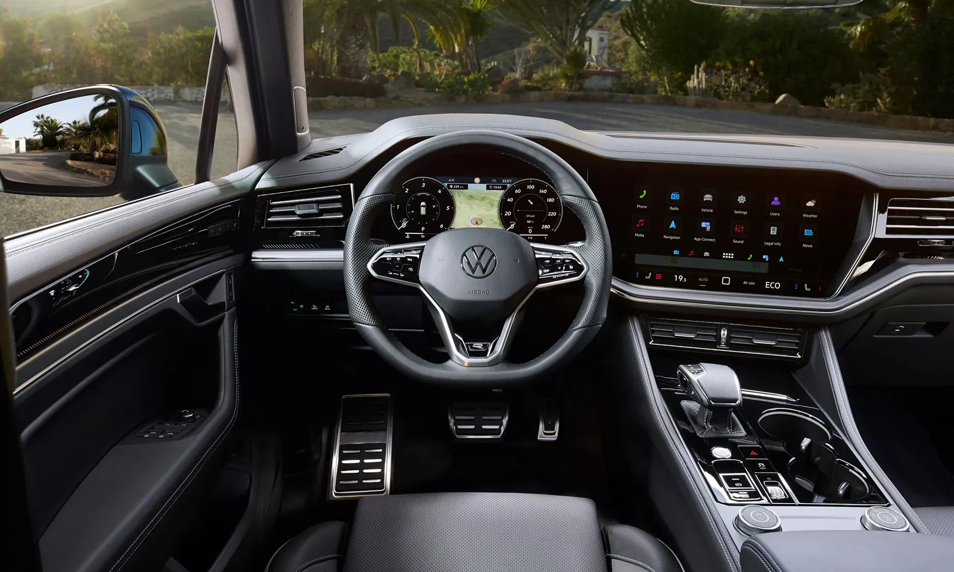 فولكس واجن طوارق interior - Cockpit