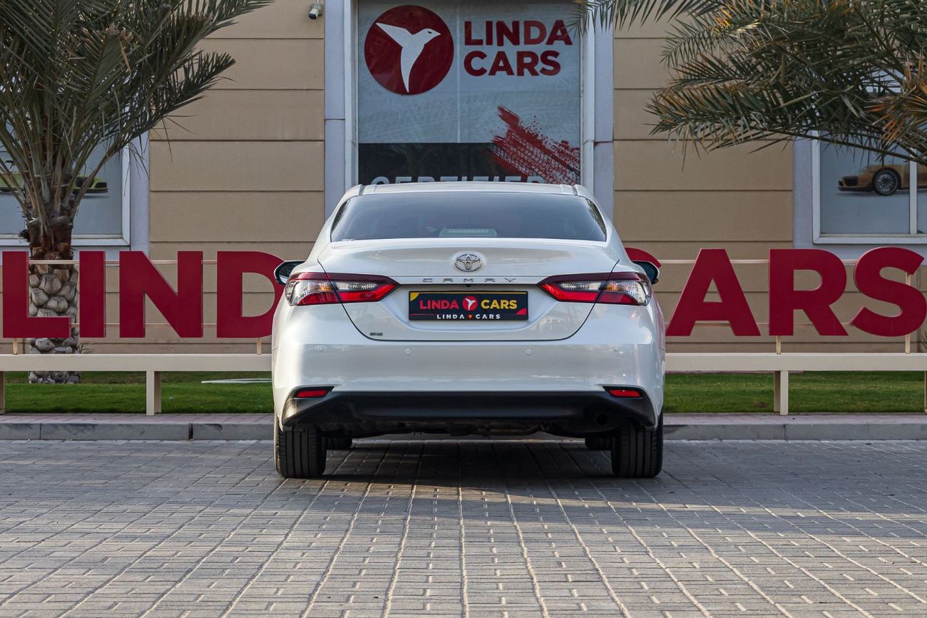 Toyota Camry SE 2.5L (204 HP)