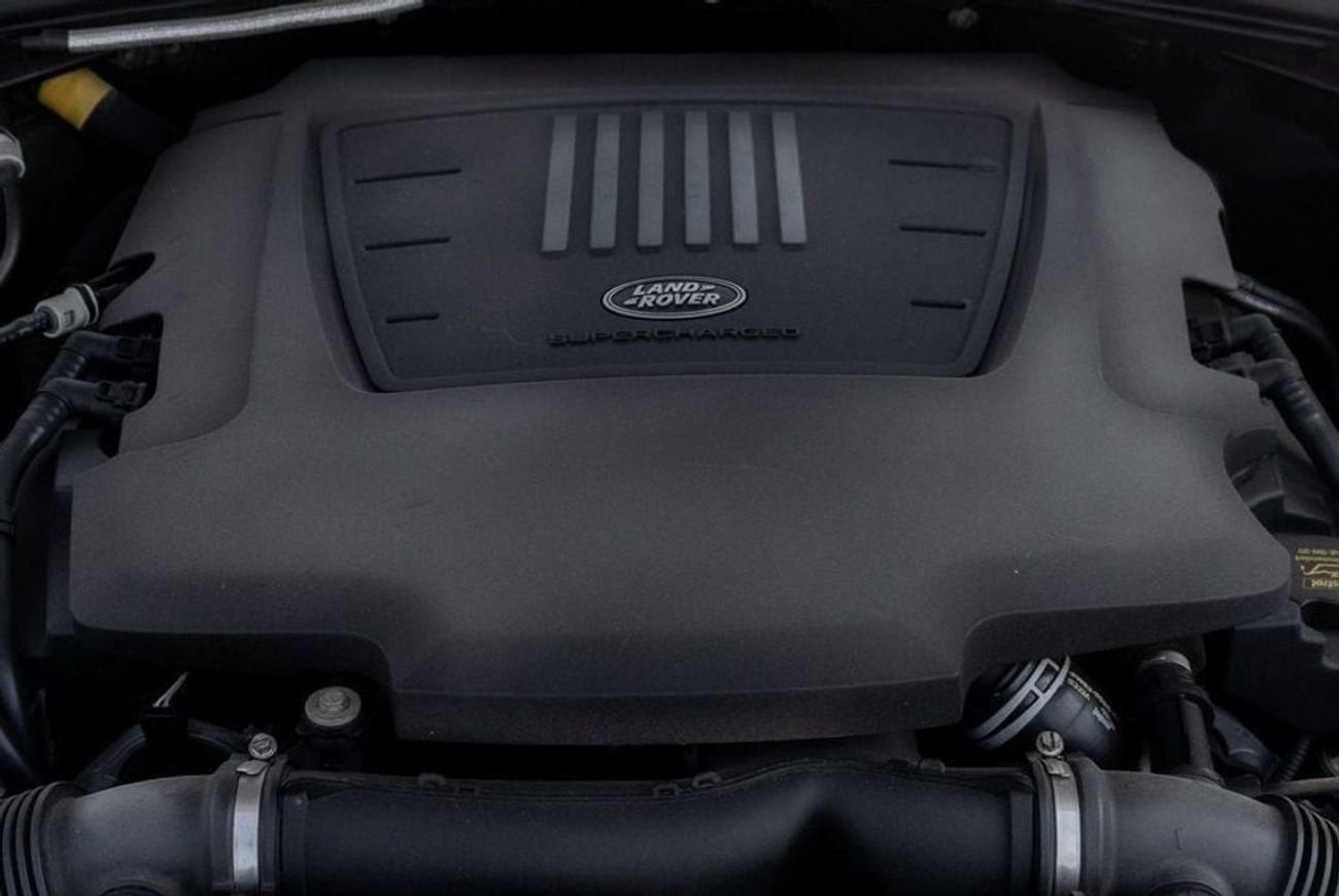 لاند روفر رينج روفر فيلار P380 R-Dynamic HSE 3.0L Range Rover Velar P380 R-Dynamic HSE 2018 GCC under Warranty with Flexible D