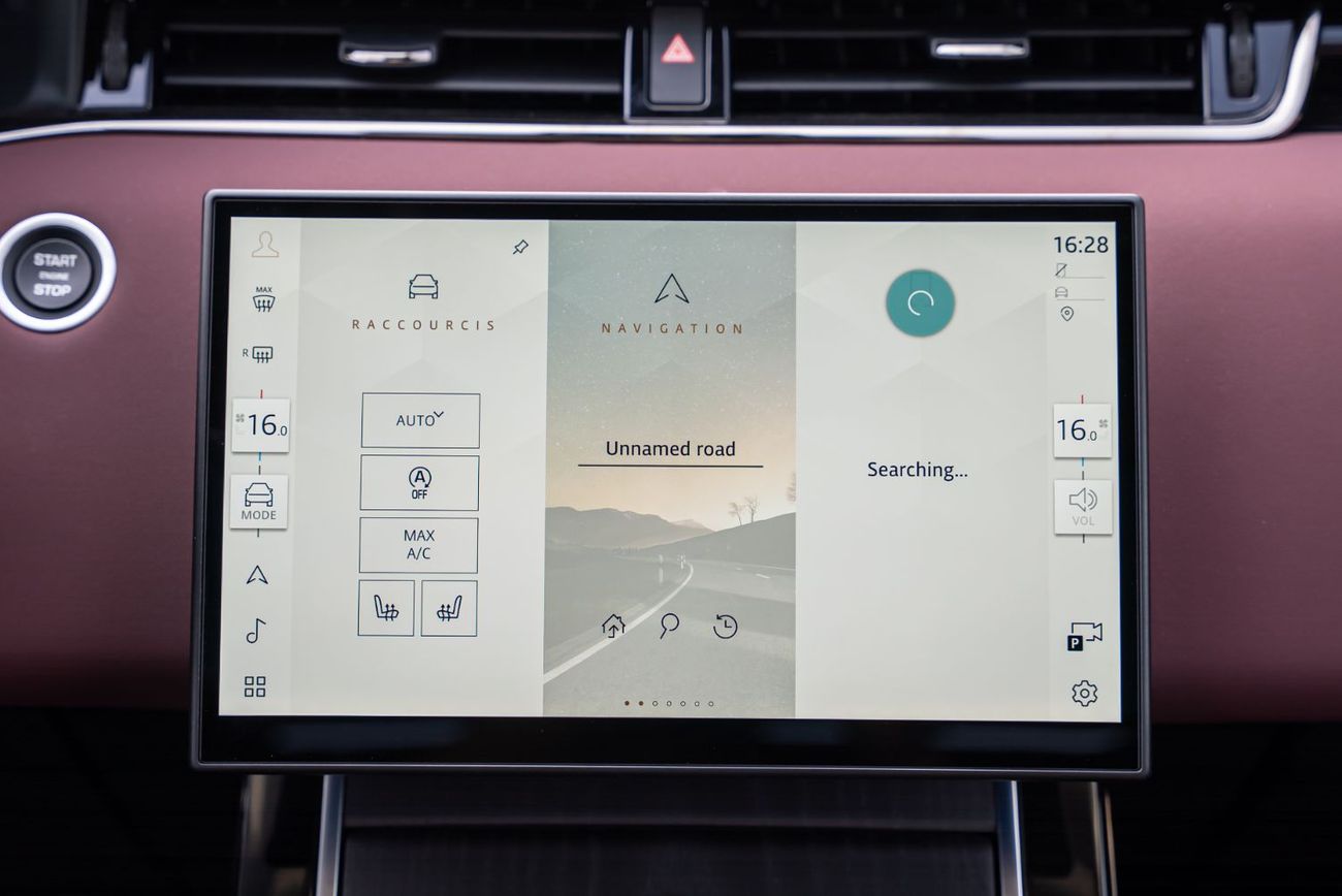 Land Rover Range Rover Evoque Land Rover Evoque R Dynamic SE 2026 Automatic 0 Km 4 Cylinder All Wheel Drive (AWD) SUV Light Gray