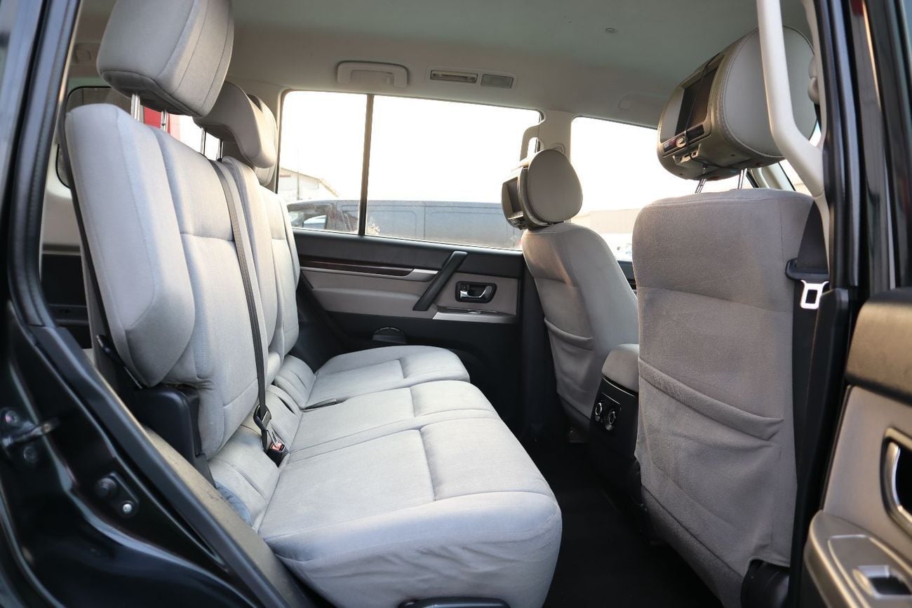 ميتسوبيشي باجيرو GLS M/L DIAMOND GLS Base 3.5L (7 Seater)