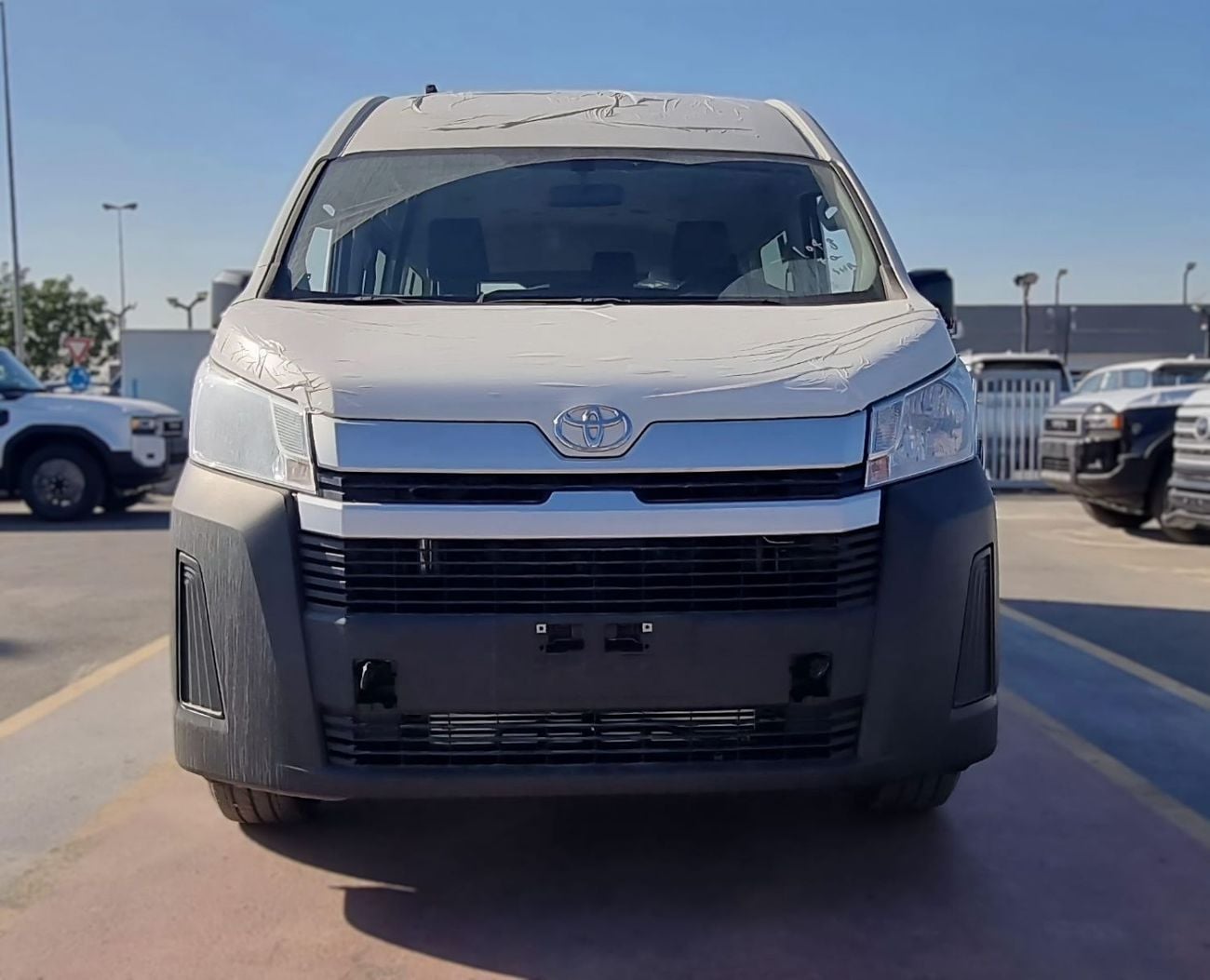 Toyota Hiace DX TOYOTA HIACE 2.8L DIESEL HI-ROOF M/T MY 2026