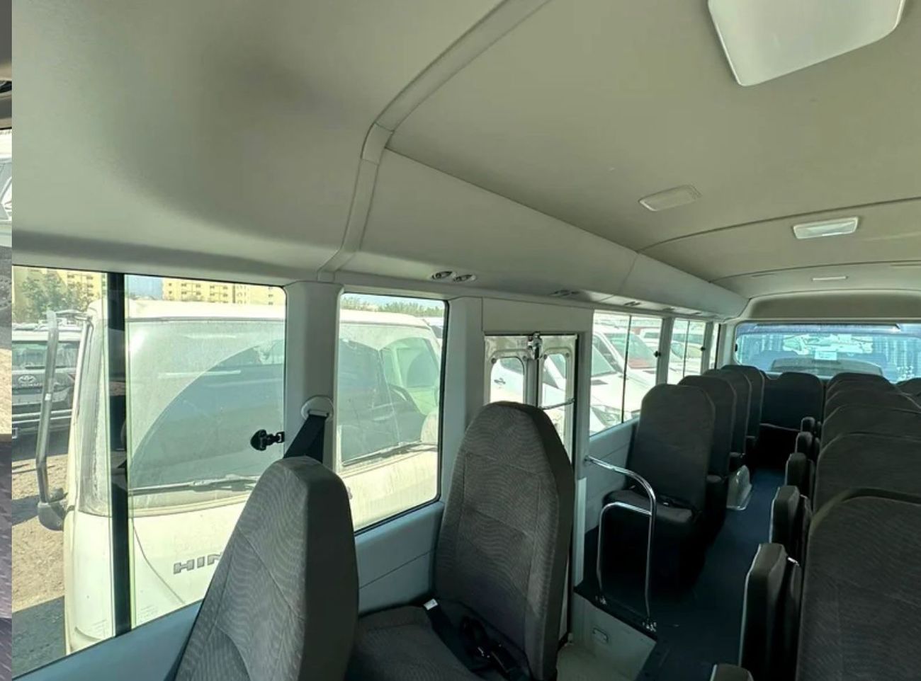 تويوتا كوستر 2.7L (23-Seater)