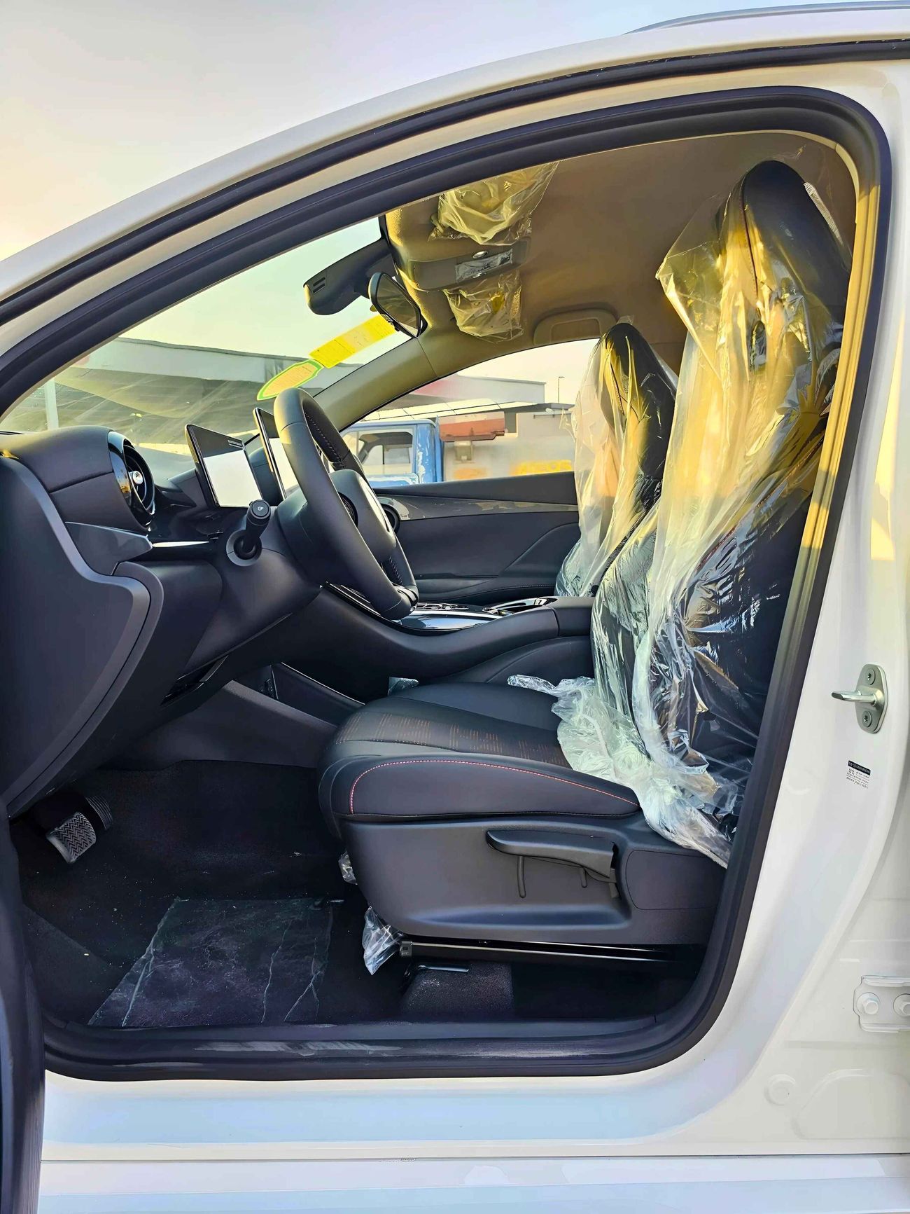 BYD e2 ELECTRIC LUXURY / 405KM RANGE (CODE # 68028)