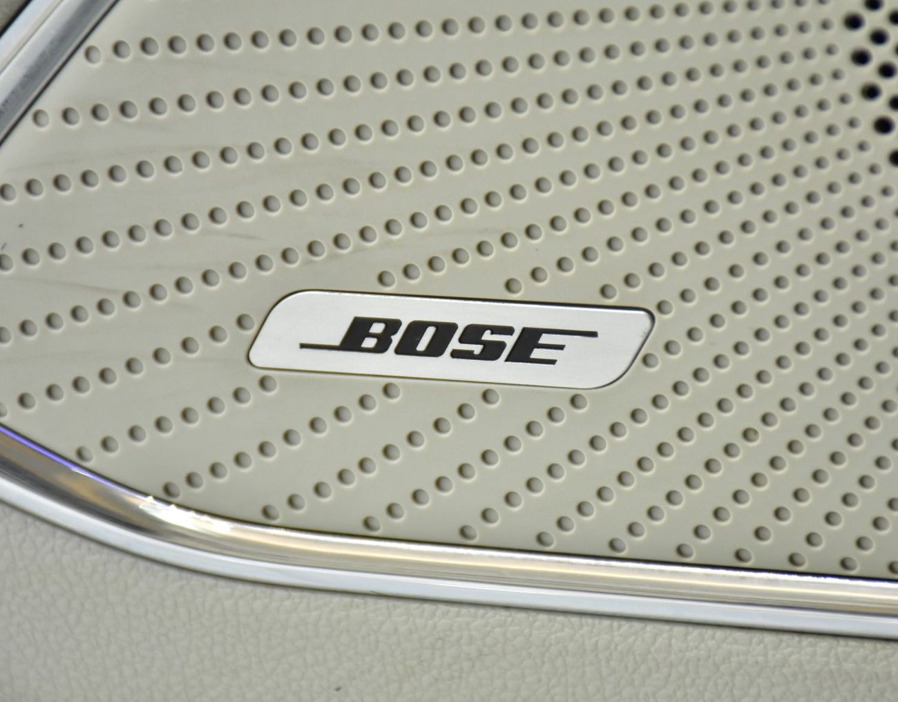 HONGQI HS5 EXCELLENT DEAL for our Hongqi HS5 AWD 40TD ( 2023 Model ) in Black Color GCC Specs