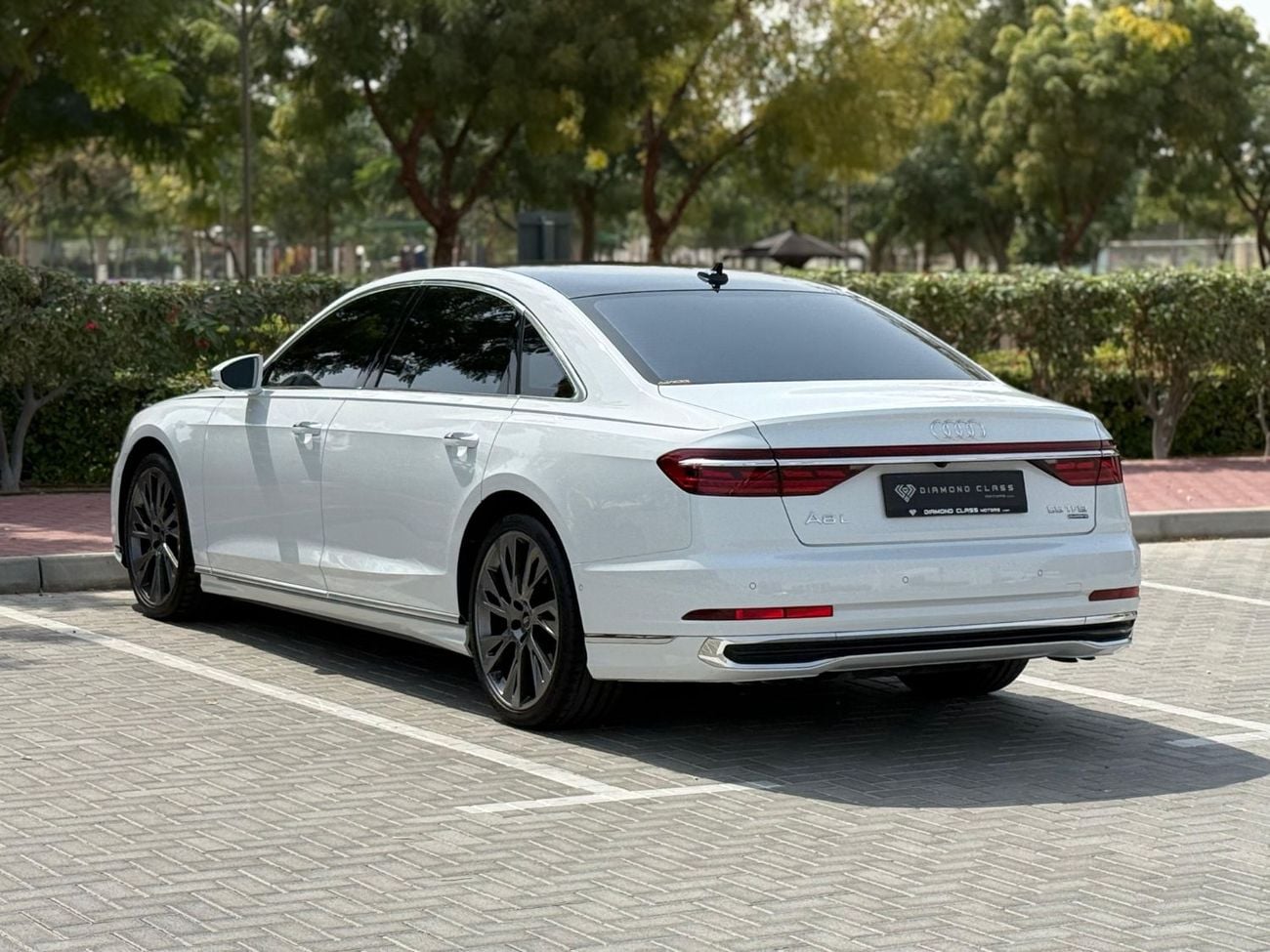 Audi A8 L 55 TFSI quattro S-Line 3.0L