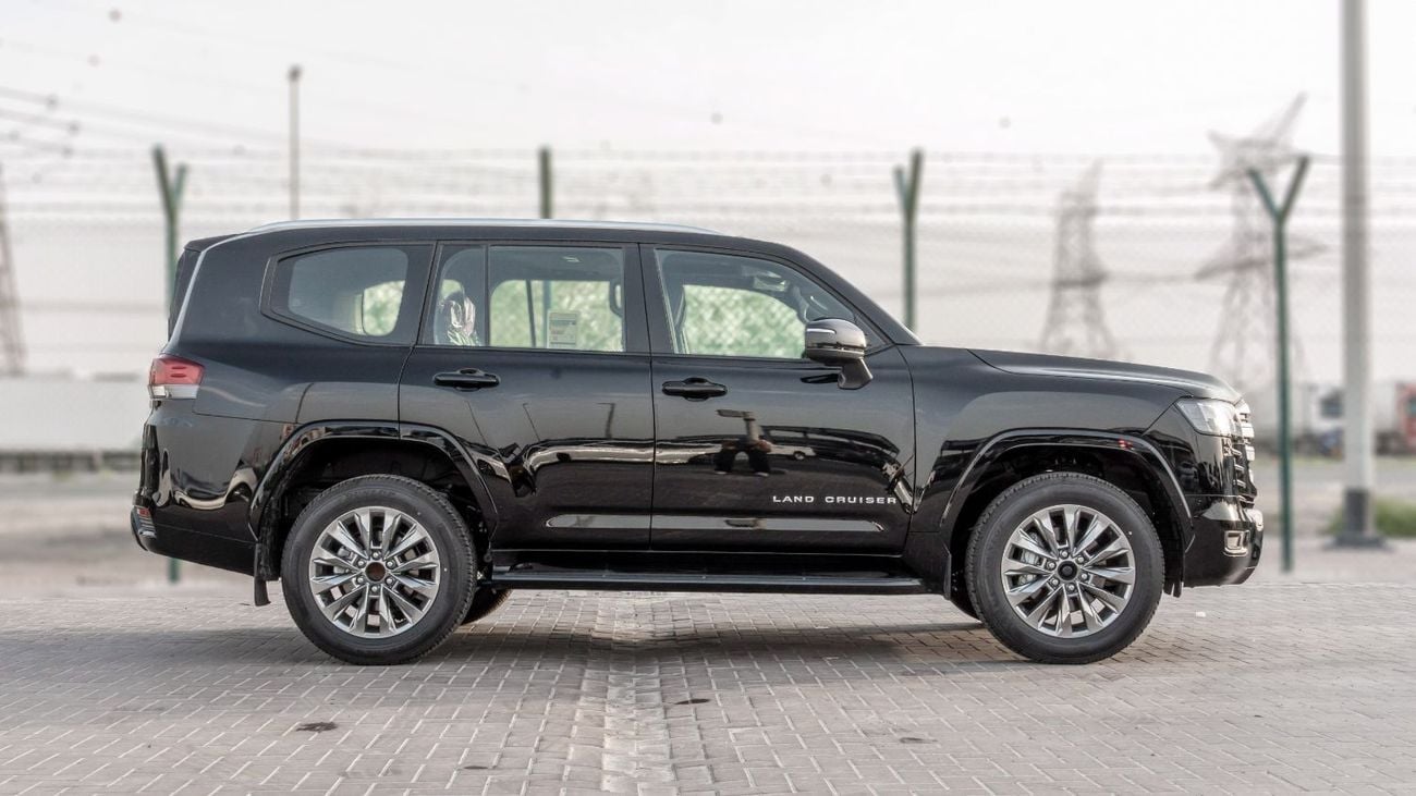 Toyota Land Cruiser 2026 Toyota Land Cruiser GXR 3.3L AT Diesel (Black-Black)