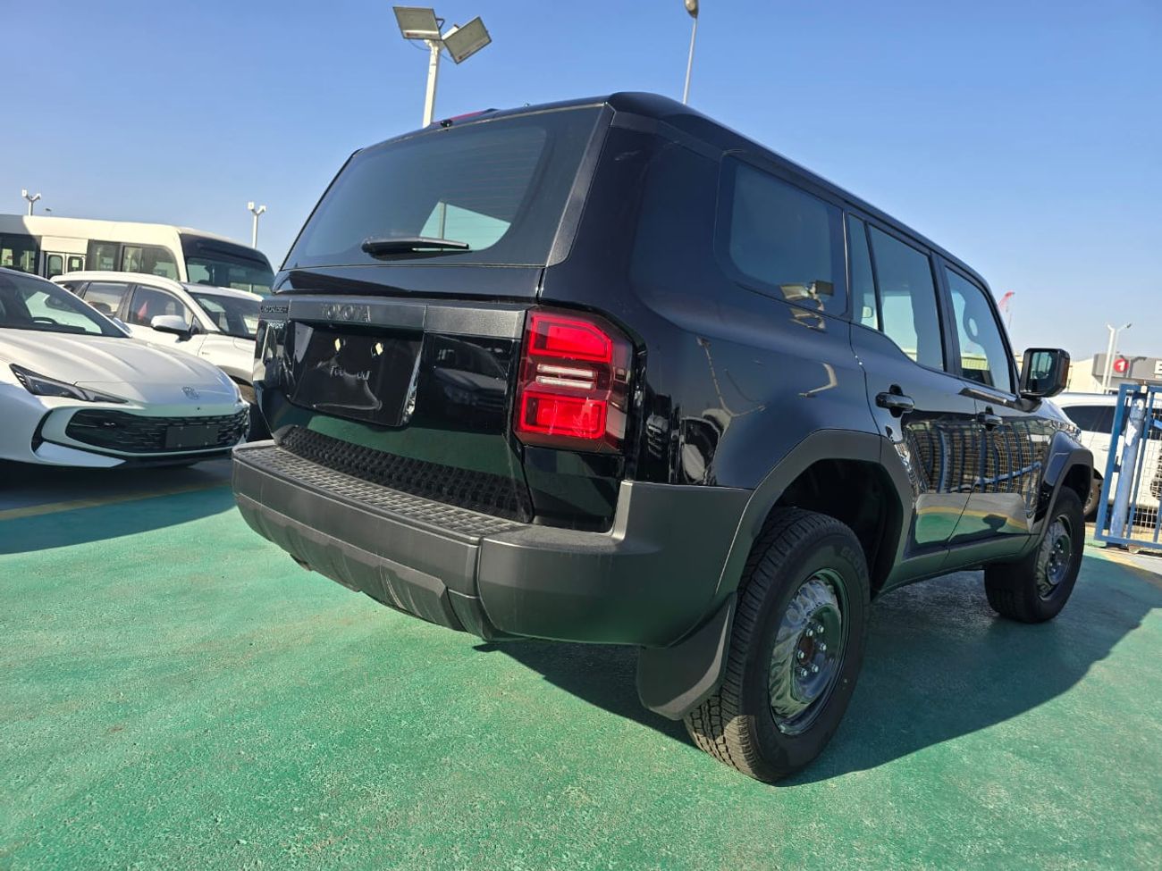 تويوتا برادو تويوتا برادو 2.4 – فئة أساسية – موديل 2026 – خليجي