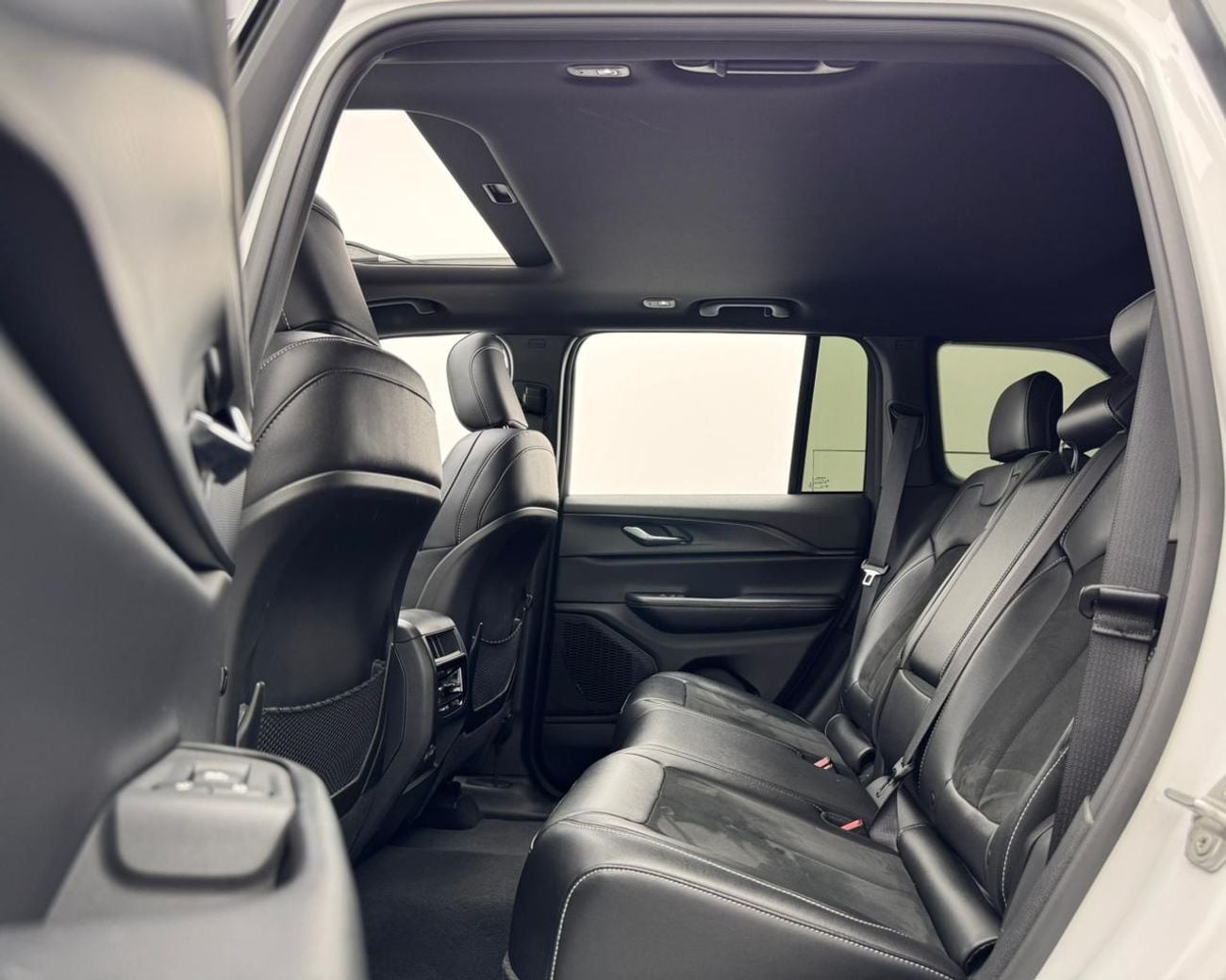 جيب جراند شيروكي 2024 Jeep Grand Cherokee Blacktop Edition, 2027 Jeep Warranty and Service Pack, GCC