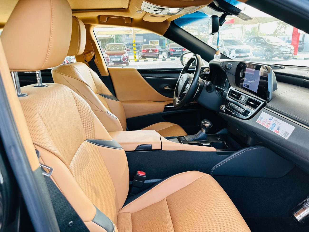 Lexus ES300h 2023 Lexus ES 300H - Black inside Brown