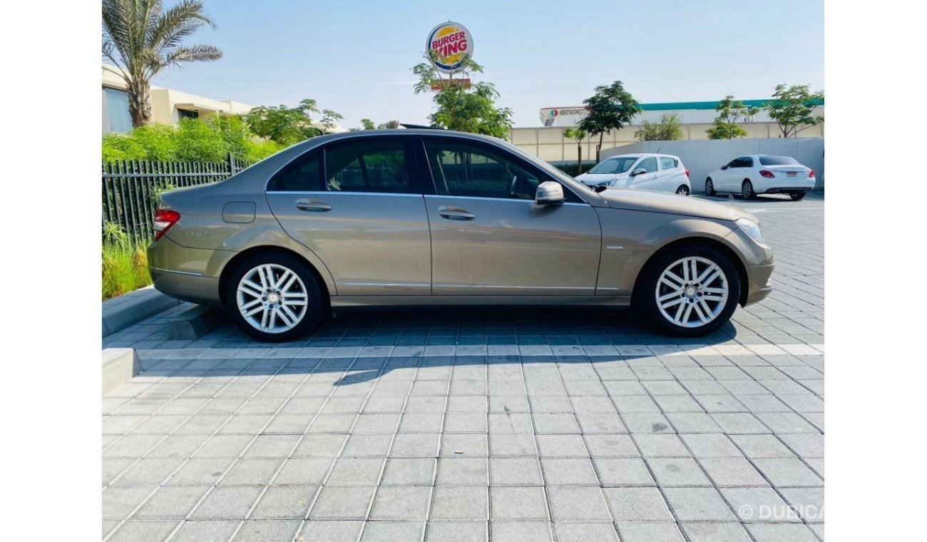 مرسيدس بنز C200 Mercedes - BENZ C200 KOMPRESSOR || GCC || Very Well Maintained