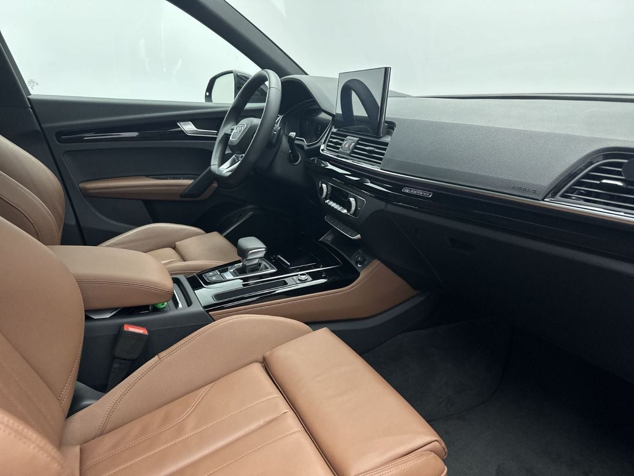 Audi Q5 45 TFSI Quattro S Line 2.0L (252 HP) Q5 Sportback S line 45 TFSI quattro 249hp (Ref# 52173) - EXCLUS
