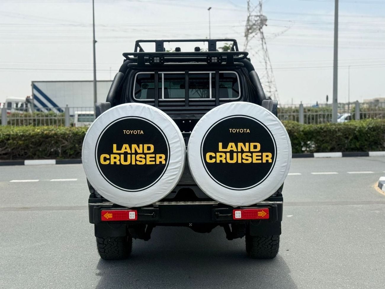 تويوتا لاند كروزر بيك آب -