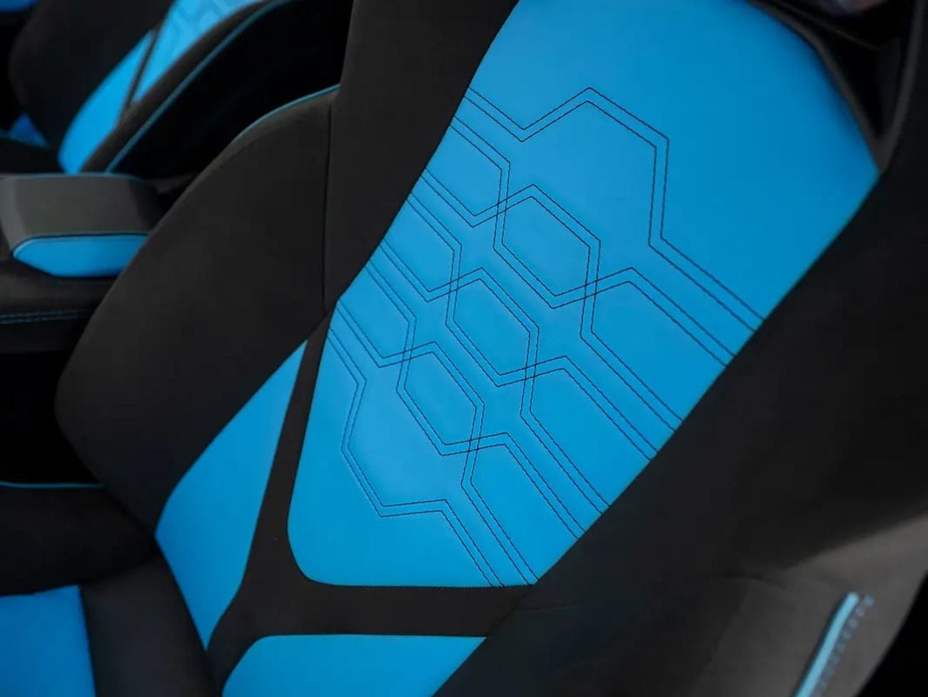 Lamborghini Revuelto SPORTIVA GCC Specs | 3300 km | WARRANTY & SERVICE