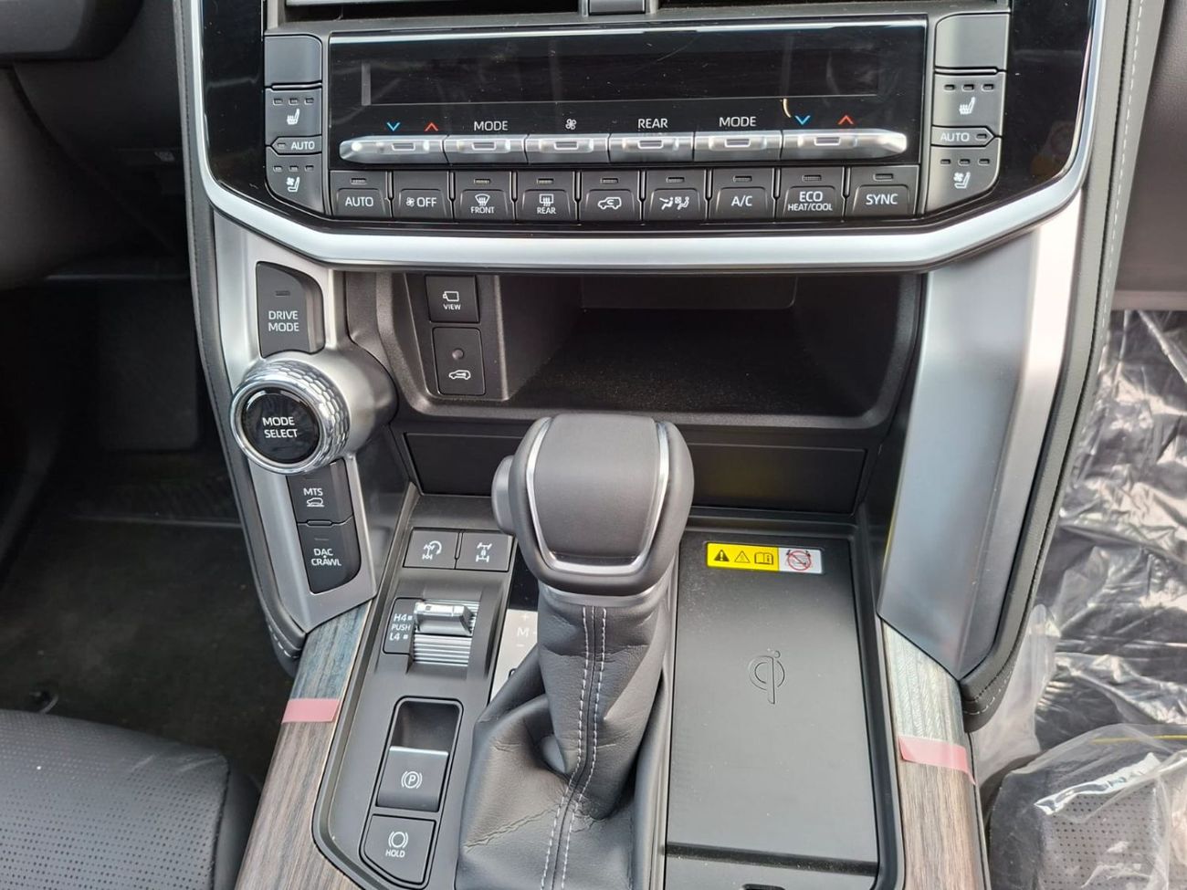 تويوتا لاند كروزر Toyota Land Cruiser VX 3.5L 2025