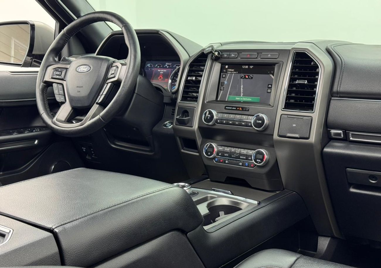 Ford Expedition 2019 Ford Expedition XLT, Ford Service History, 2027 Ford Warranty and Service Pack, GCC