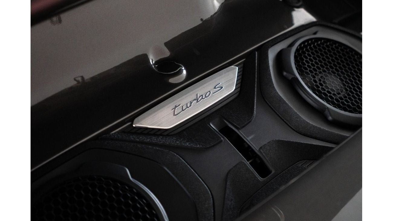 بورش 911 2024 Porsche 911 Turbo S / Sports Chrono Plus / Full-Service History/ Porsche 5 Year Warranty