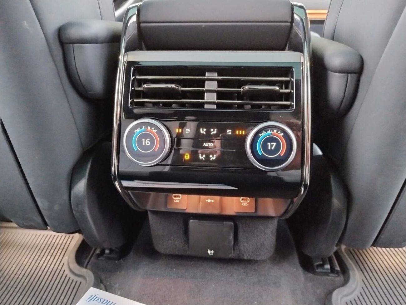 لاند روفر رينج روفر سبورت 2024 Dynamic SE P400