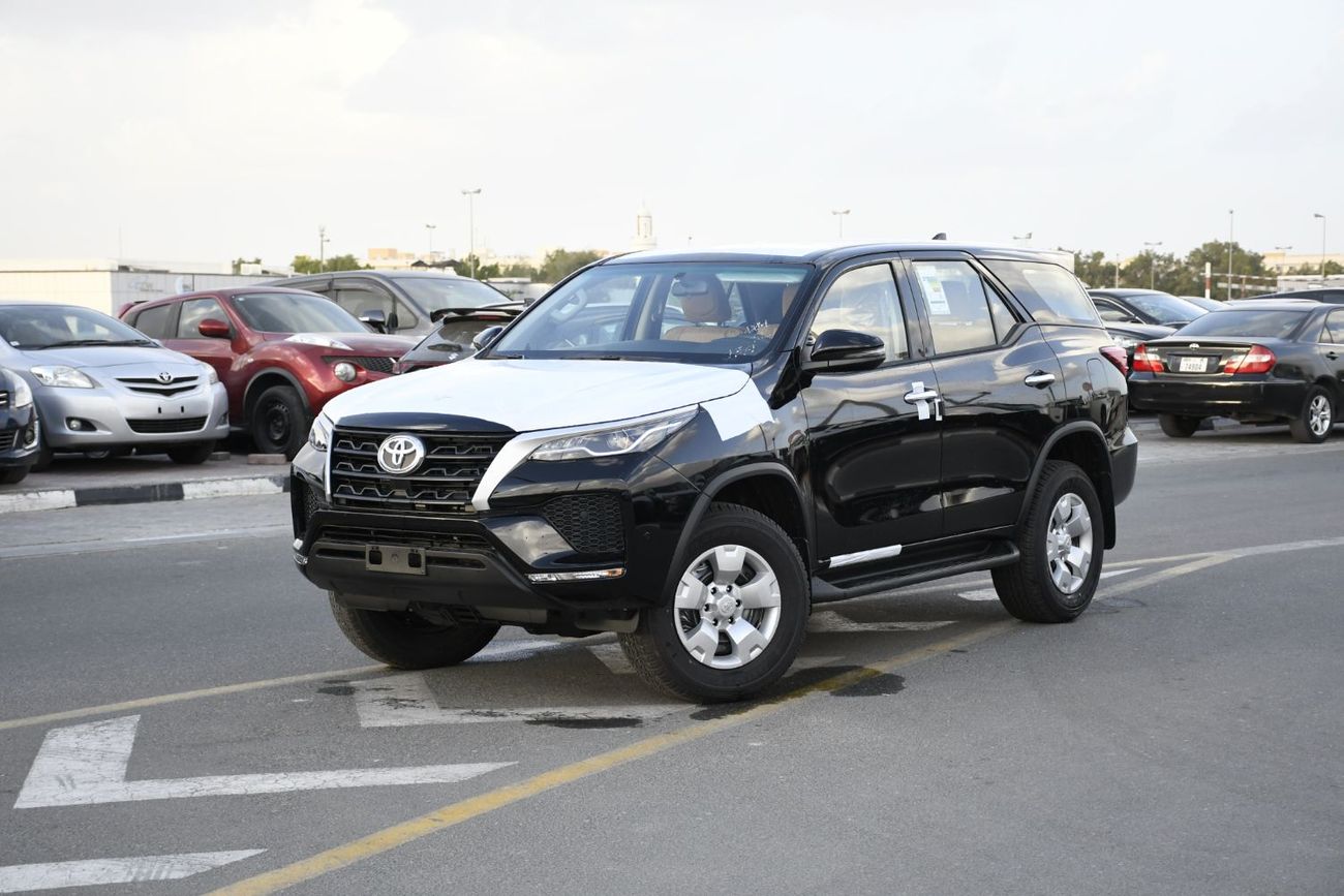 تويوتا فورتونر 2.4L Diesel Automatic (Ready Stock)