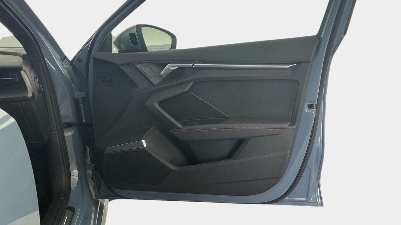 أودي RS3 TFSI quattro | شامل الضمان | 0 ﺪﻔﻋﺓ ﺃﻮﻟﻯ